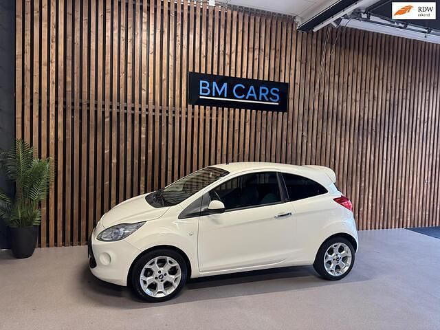 Wit Gebruikt 2012 Ford Ka Titanium X Hatchback | € 3.599 (Eerlijke prijs) - Afbeelding 1/4