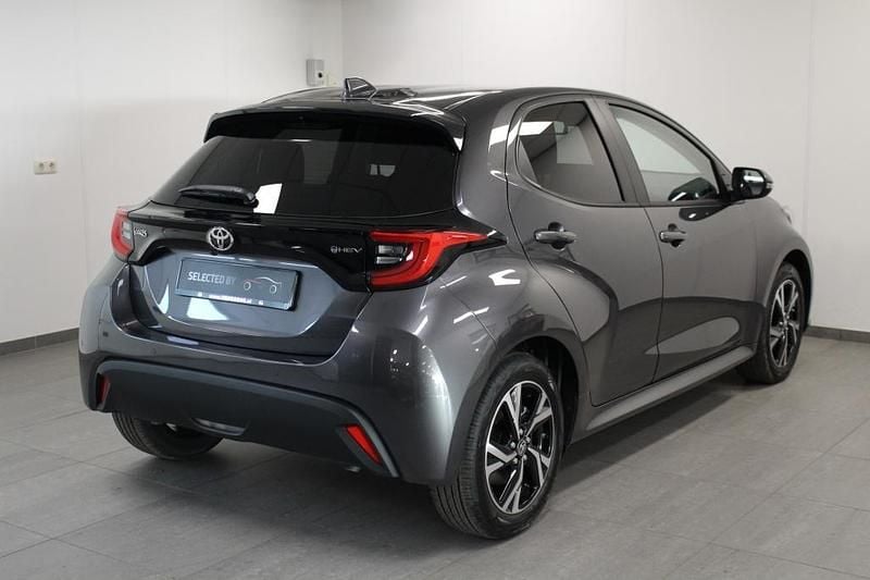 Nieuw Toyota Yaris Hybrid Comfort 116 PK (85 kW) 2025 Grijs Hatchback