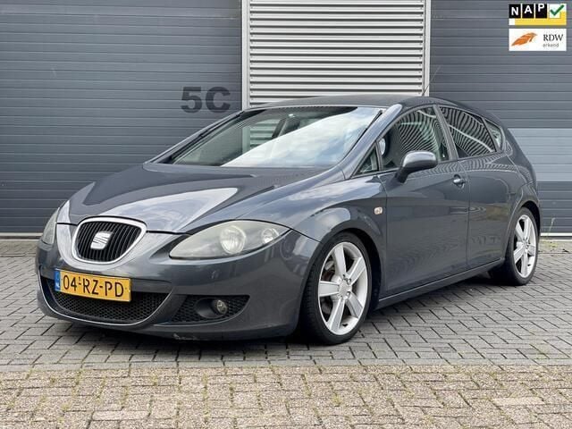 Grijs Gebruikt 2005 Seat Leon Stylance Hatchback | € 1.850 (Duur) - Afbeelding 1/4