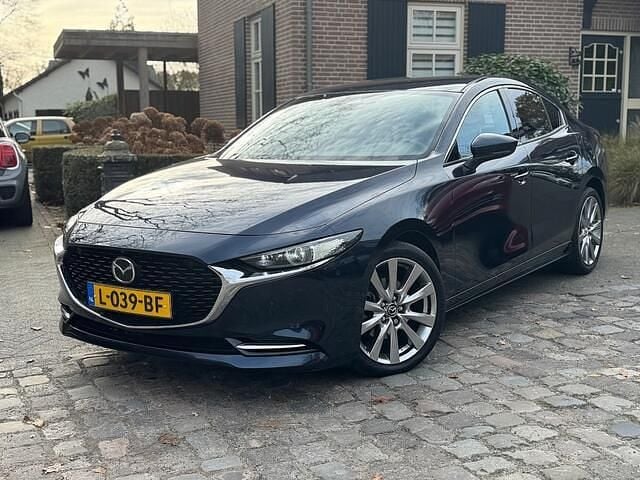 Blauw Gebruikt 2021 Mazda 3 Luxury Sedan | € 22.888 (Eerlijke prijs) - Afbeelding 1/4