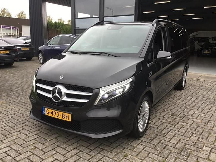 Grijs Gebruikt 2019 Mercedes V220 Avantgarde Edition MPV | € 31.850 (Super prijs) - Afbeelding 1/4