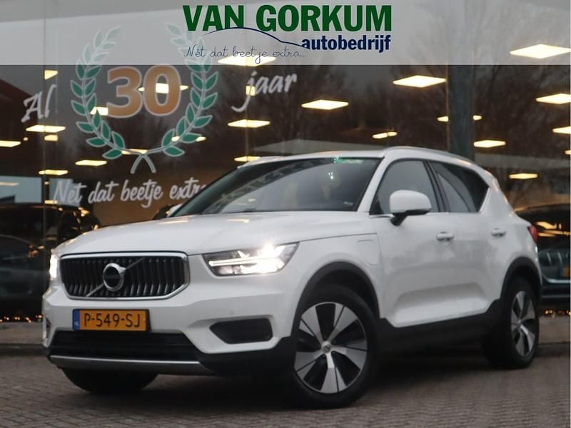 Wit Gebruikt 2022 Volvo XC40 Inscription SUV | € 24.950 (Super prijs) - Afbeelding 1/4