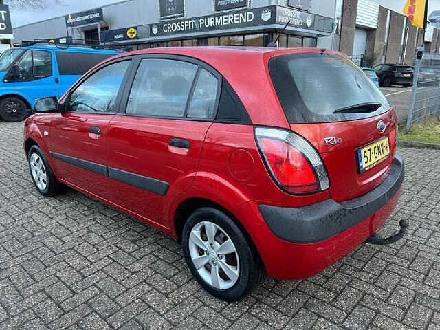Occasion Kia Rio 97 PK (71 kW) 2008 Rood Hatchback
