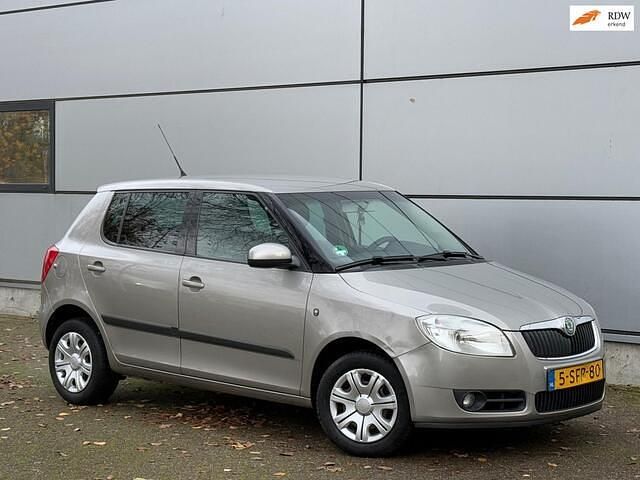 Grijs Gebruikt 2007 Skoda Fabia Classic Hatchback | € 2.450 (Iets duurder) - Afbeelding 1/4