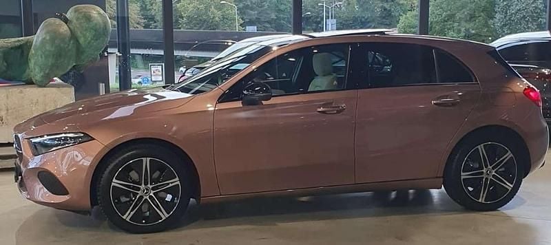 Brons Gebruikt 2023 Mercedes A250 Luxury Hatchback | € 37.900 (Eerlijke prijs) - Afbeelding 1/4