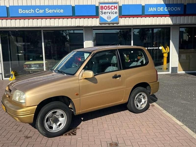 Geel Gebruikt 2000 Suzuki Grand Vitara Cool SUV | € 6.450 (Eerlijke prijs) - Afbeelding 1/4