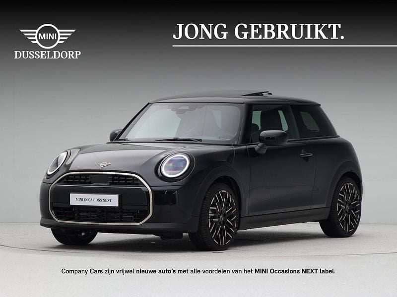 Nieuw Mini Cooper Favoured 156 PK (114 kW) 2025 Zwart Hatchback