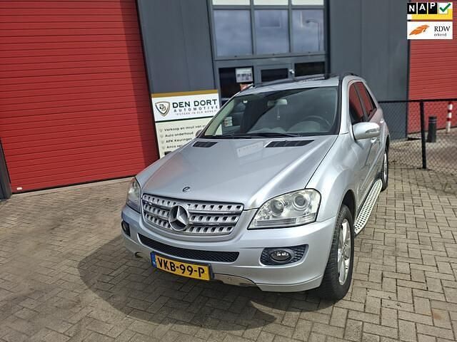 Grijs Gebruikt 2006 Mercedes 320 Van | € 14.950 - Afbeelding 1/4