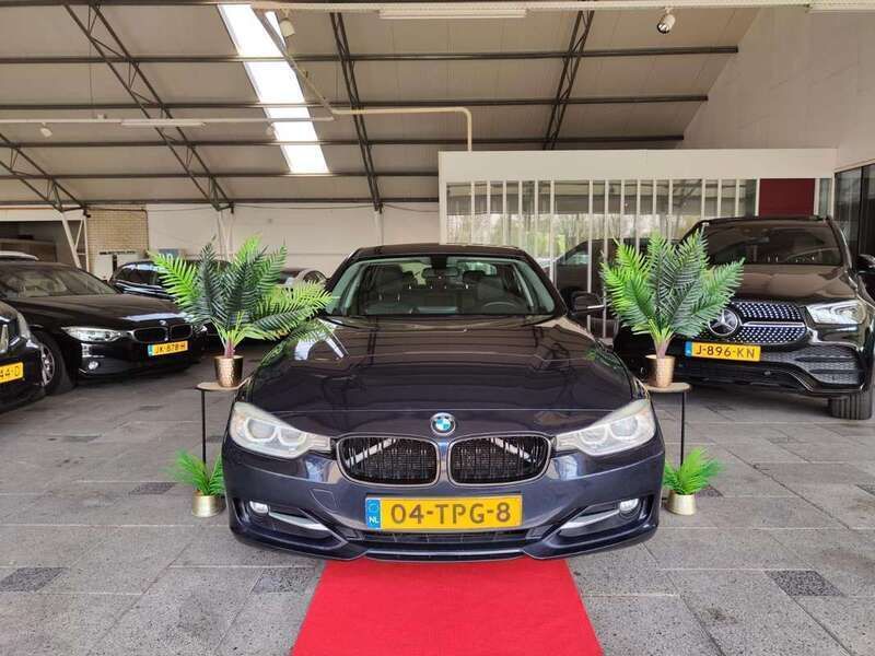 Blauw Gebruikt 2012 BMW 320 Executive Sedan | € 8.950 (Eerlijke prijs) - Afbeelding 1/3