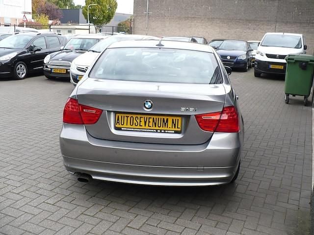 Occasion BMW 318 2010 Grijs (metallic) Sedan