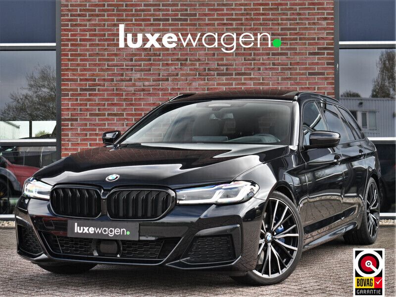 Zwart Gebruikt 2021 BMW 530 M Sport Stationwagen | € 49.900 (Duur) - Afbeelding 1/4