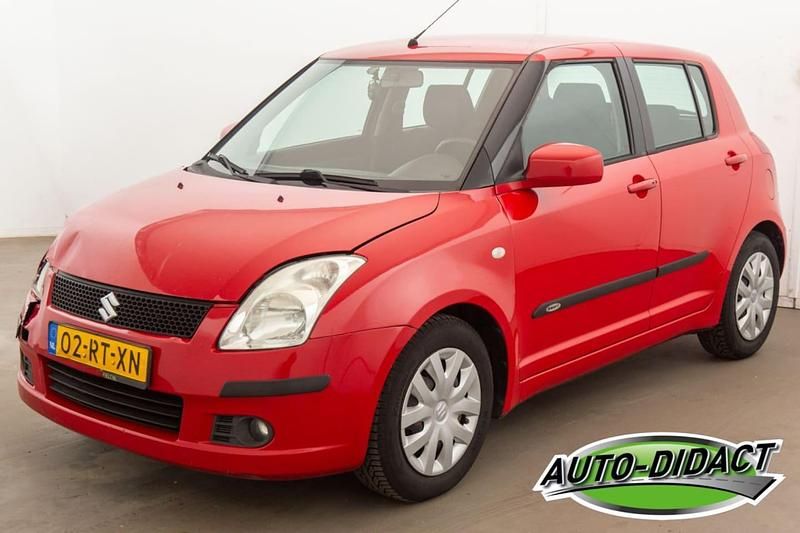 Rood Gebruikt 2005 Suzuki Swift Exclusive Hatchback | € 1.100 (Super prijs) - Afbeelding 1/4