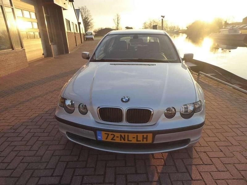 Zilver Gebruikt 2003 BMW 316 Compact Executive Hatchback | € 3.500 (Iets duurder) - Afbeelding 1/4