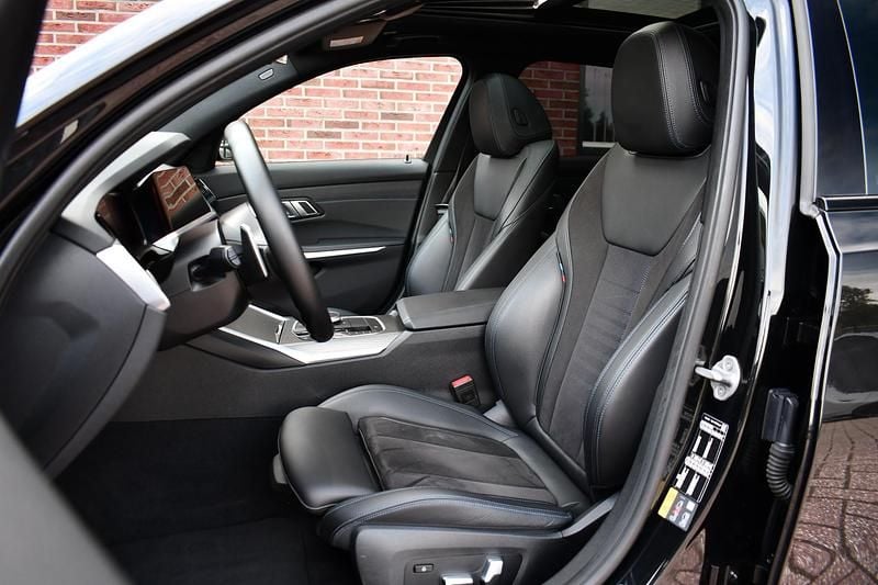 Occasion BMW 330e M Sport 292 PK (214 kW) 2022 Zwart Stationwagen