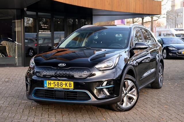 Zwart Occasion 2020 Kia e-Niro SUV | € 14.950 (Goede deal) - Afbeelding 1/4