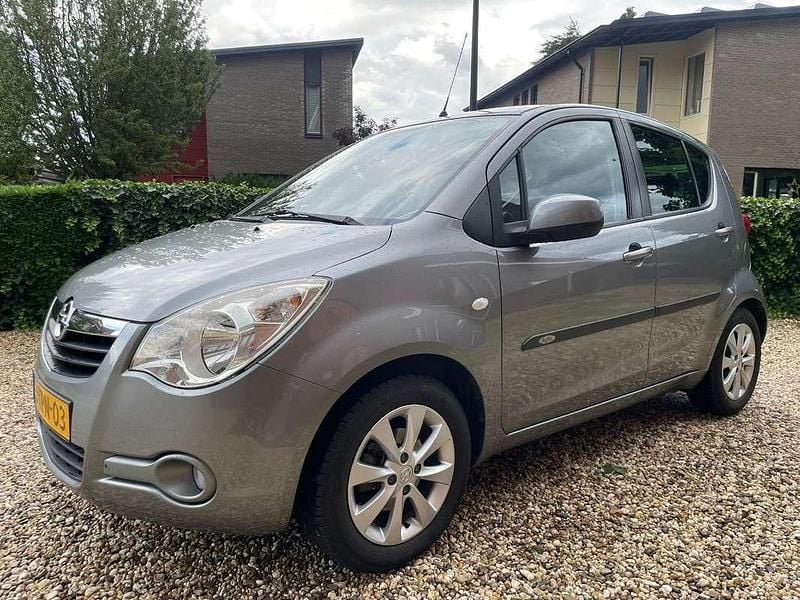 Grijs Gebruikt 2014 Opel Agila Hatchback | € 4.775 (Eerlijke prijs) - Afbeelding 1/4