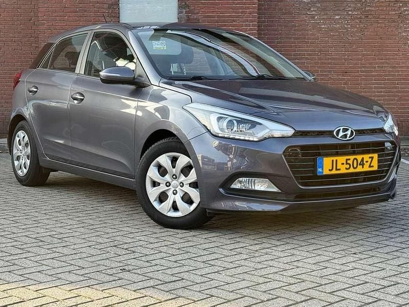 Grijs Occasion 2016 Hyundai i20 Comfort Hatchback | € 8.950 (Eerlijke prijs) - Afbeelding 1/4