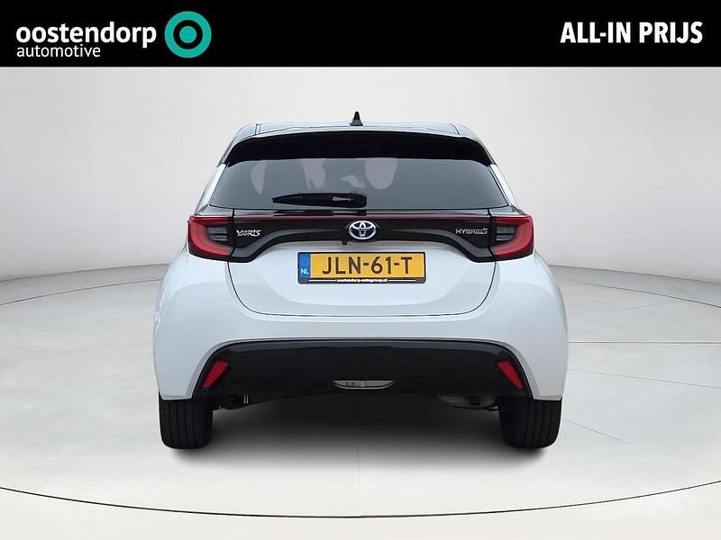 Wit Occasion 2021 Toyota Yaris Hybrid Executive Hatchback | € 22.450 (Duur) - Afbeelding 1/4