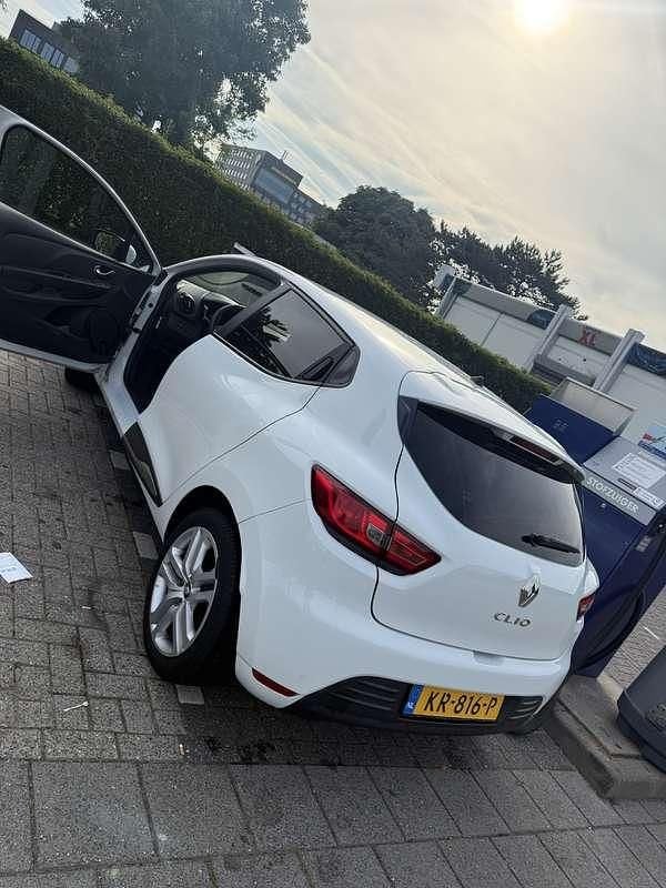 Wit Gebruikt 2016 Renault Clio IV Zen Hatchback | € 6.000 (Goede deal) - Afbeelding 1/4