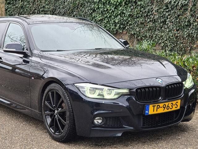 Occasion BMW 330 Executive 252 PK (185 kW) 2018 Zwart Stationwagen