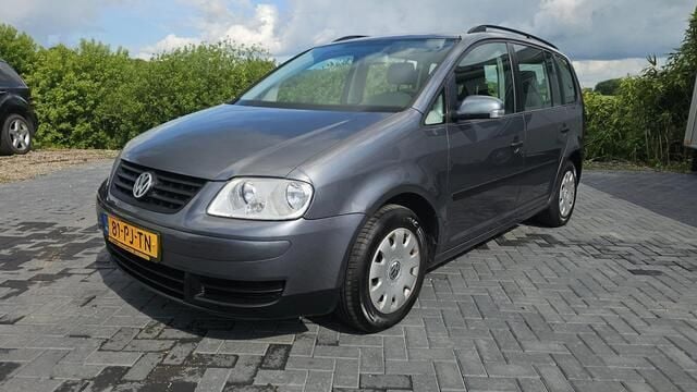 Grijs Gebruikt 2004 VW Touran MPV | € 1.599 (Eerlijke prijs) - Afbeelding 1/4