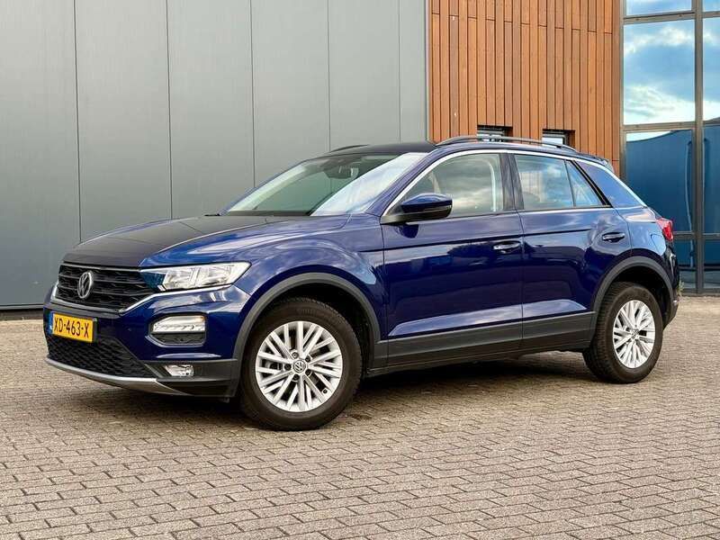 Blauw Gebruikt 2019 VW T-Roc Style SUV | € 17.950 (Eerlijke prijs) - Afbeelding 1/4