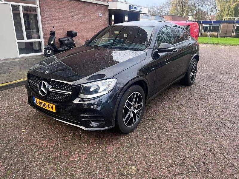 Zwart Gebruikt 2017 Mercedes GLC250 AMG Coupé | € 22.850 - Afbeelding 1/4