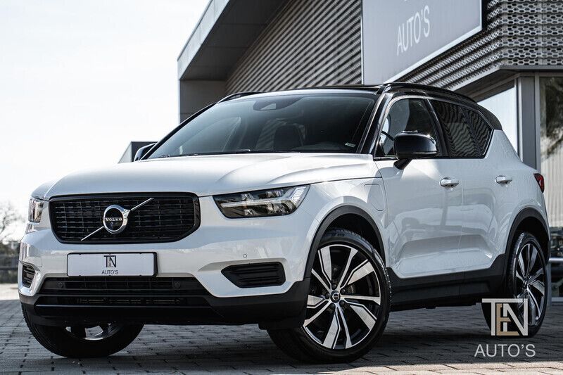 Wit Gebruikt 2021 Volvo XC40 R-Design SUV | € 36.910 (Iets duurder) - Afbeelding 1/4