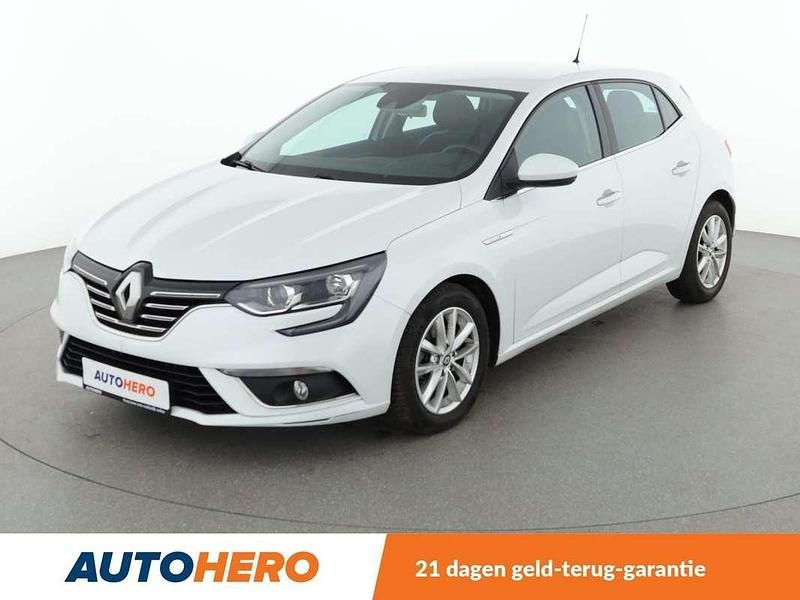 Wit Gebruikt 2016 Renault Mégane IV Intens Hatchback | € 11.049 (Eerlijke prijs) - Afbeelding 1/3