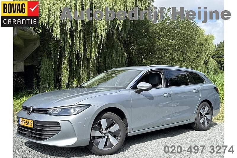 Zilver Gebruikt 2024 VW Passat Business Stationwagen | € 37.445 (Goede deal) - Afbeelding 1/4