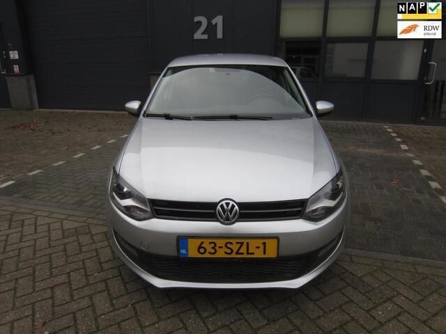 Grijs Gebruikt 2012 VW Polo Comfortline Hatchback | € 4.450 (Super prijs) - Afbeelding 1/4