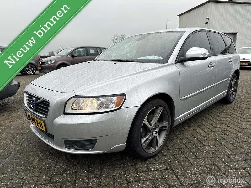 Grijs Gebruikt 2011 Volvo V50 Kinetic Stationwagen | € 6.800 (Eerlijke prijs) - Afbeelding 1/4