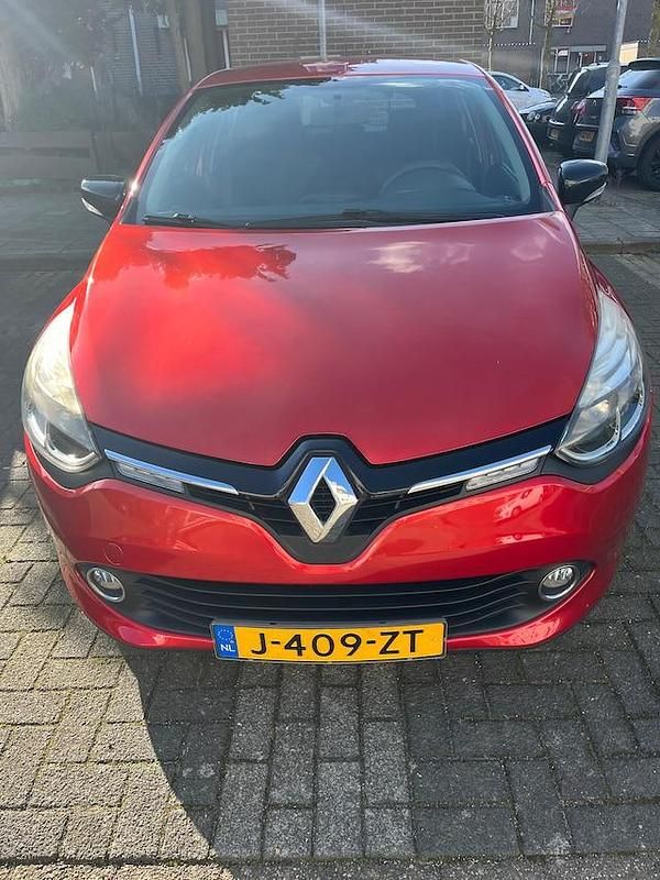 Occasion Renault Clio IV Dynamique 2014 Rood (metallic) Hatchback