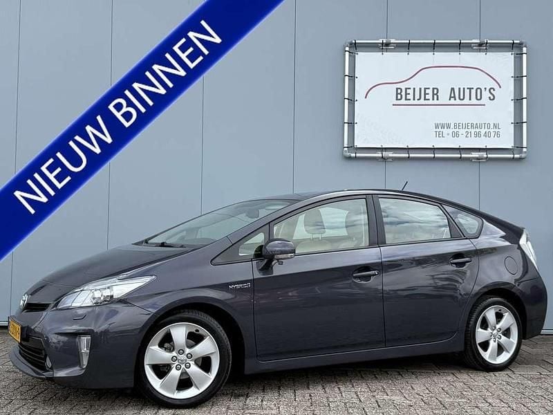 Grijs, metallic lak Gebruikt 2013 Toyota Prius Business Edition Hatchback | € 13.450 (Goede deal) - Afbeelding 1/4