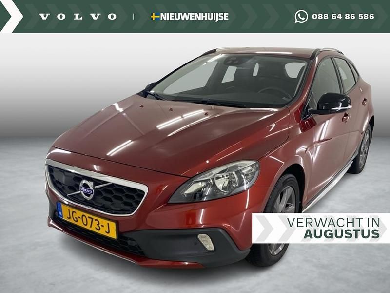 Rood Gebruikt 2016 Volvo V40 CC Summum Stationwagen | € 18.694 (Iets duurder) - Afbeelding 1/3
