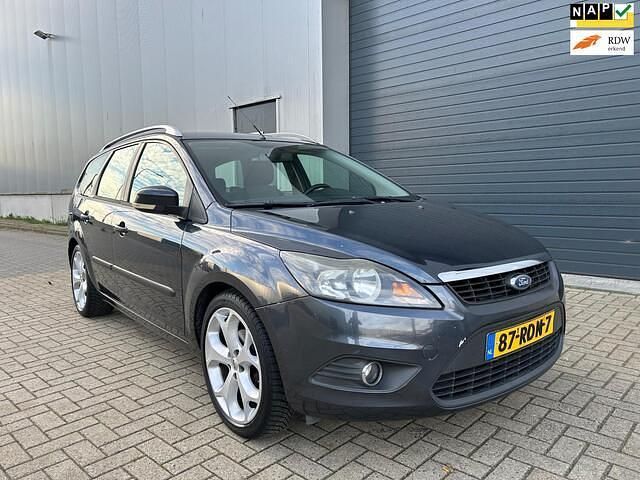 Grijs Gebruikt 2011 Ford Focus Stationwagen | € 1.999 (Goede deal) - Afbeelding 1/4