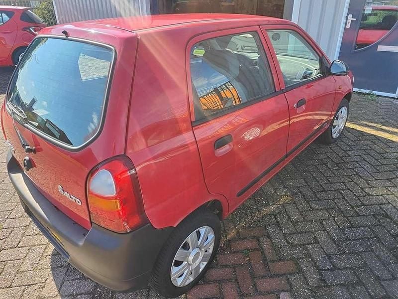 Rood Gebruikt 2005 Suzuki Alto Hatchback | € 1.450 (Iets duurder) - Afbeelding 1/3