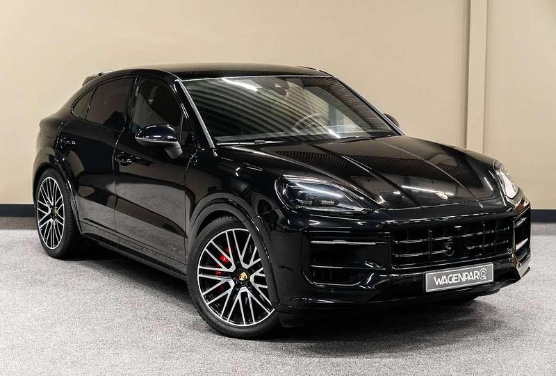 Zwart Gebruikt 2024 Porsche Cayenne S E-Hybrid SUV | € 132.449 (Eerlijke prijs) - Afbeelding 1/4