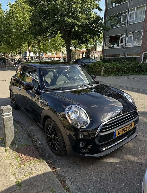 Zwart Occasion 2019 Mini ONE Pepper Hatchback | € 13.500 (Eerlijke prijs) - Afbeelding 1/4
