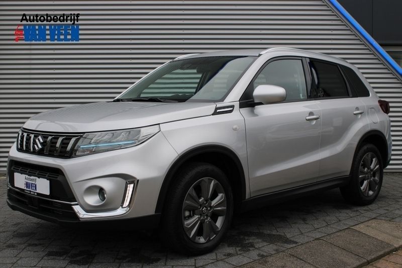 Zilver Gebruikt 2024 Suzuki Vitara SUV | € 25.690 (Eerlijke prijs) - Afbeelding 1/4