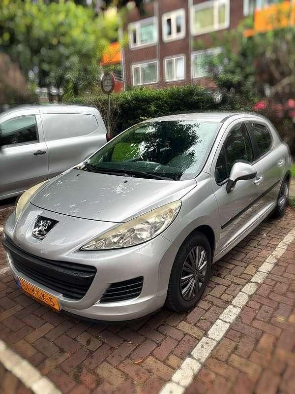 Grijs Gebruikt 2009 Peugeot 207 Hatchback | € 3.000 (Duur) - Afbeelding 1/4