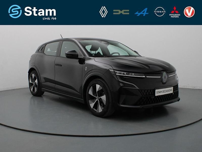 Zwart (metallic) Gebruikt 2024 Renault Mégane IV Evolution Hatchback | € 29.990 - Afbeelding 1/4
