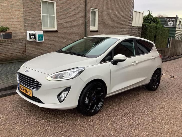 Wit Occasion 2021 Ford Fiesta Sport Hatchback | € 11.950 (Eerlijke prijs) - Afbeelding 1/4
