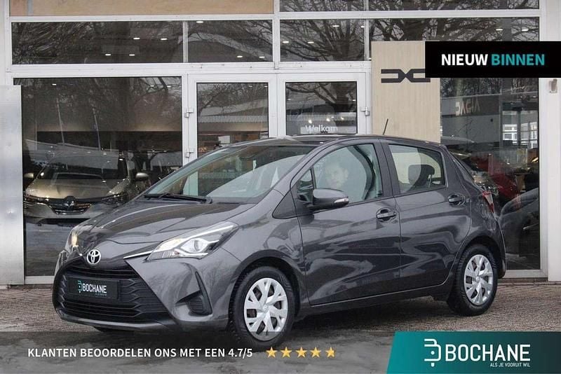 Grijs Gebruikt 2017 Toyota Yaris Hatchback | € 13.250 (Goede deal) - Afbeelding 1/4