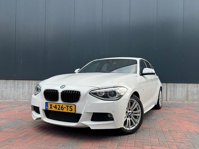 Wit Gebruikt 2014 BMW 125 Executive Hatchback | € 16.599 - Afbeelding 1/4