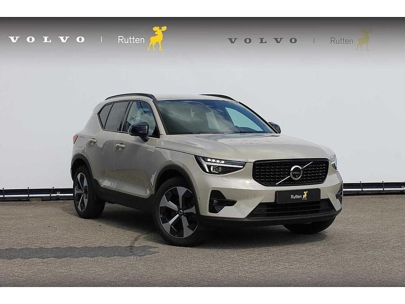 Gebruikt 2022 Volvo XC40 Plus SUV | € 44.835 (Duur) - Afbeelding 1/4