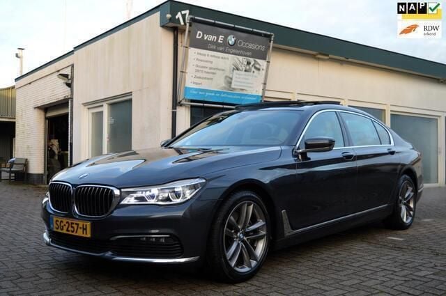 Grijs Gebruikt 2018 BMW 740L Executive Sedan | € 35.245 - Afbeelding 1/4