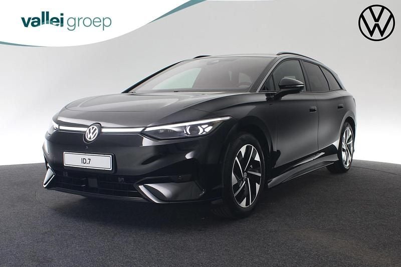 Zwart Nieuw 2025 VW ID.7 Pro Stationwagen | € 53.700 (Goede deal) - Afbeelding 1/4