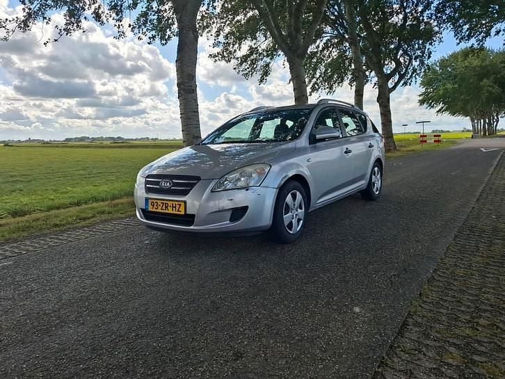 Occasion 2008 Kia Ceed Hatchback | € 1.995 (Eerlijke prijs) - Afbeelding 1/4