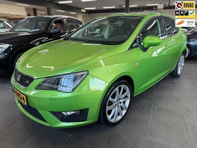 Groen (metallic) Occasion 2012 Seat Ibiza FR Hatchback | € 5.459 (Goede deal) - Afbeelding 1/4